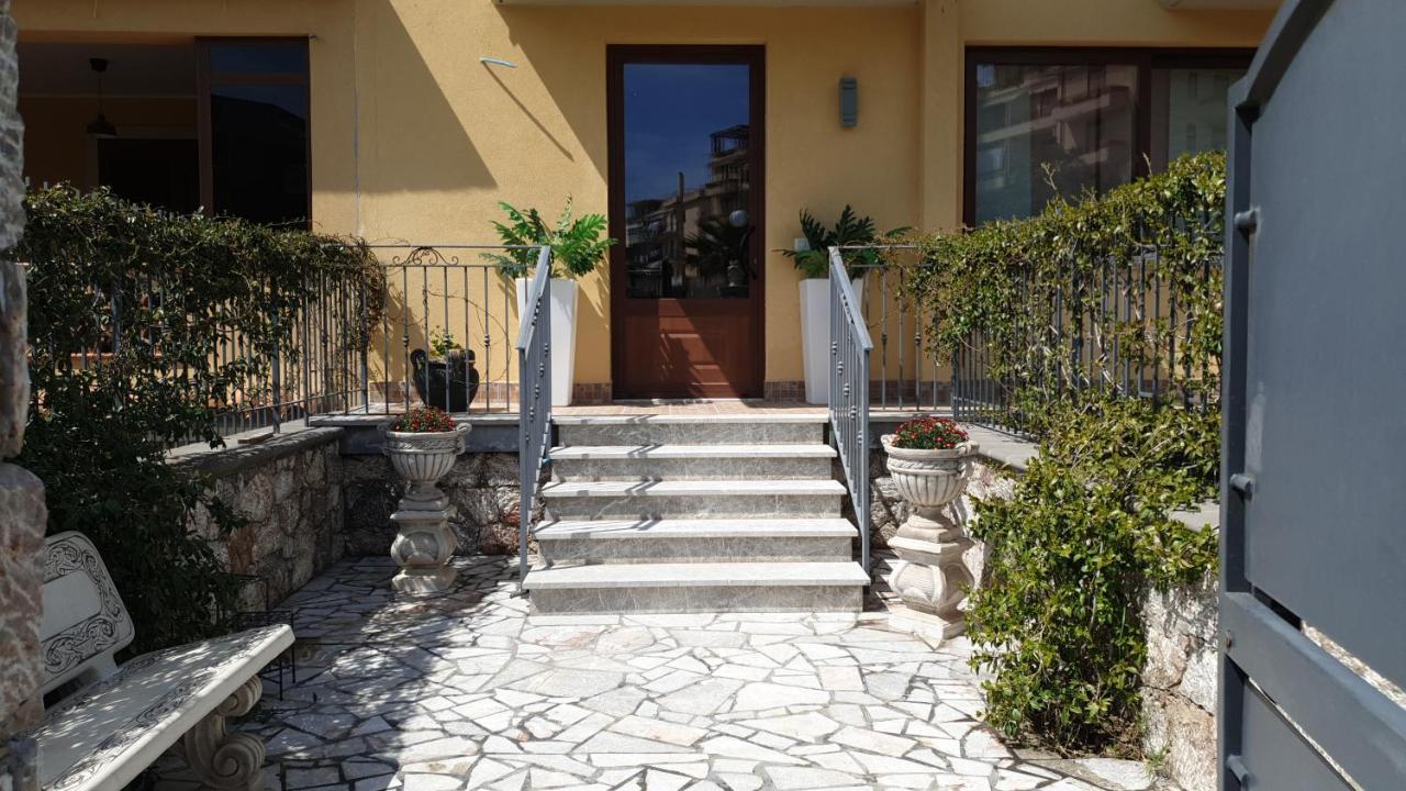 טאורמינה B&B Villa Chiara Bed And Breakfast מראה חיצוני תמונה